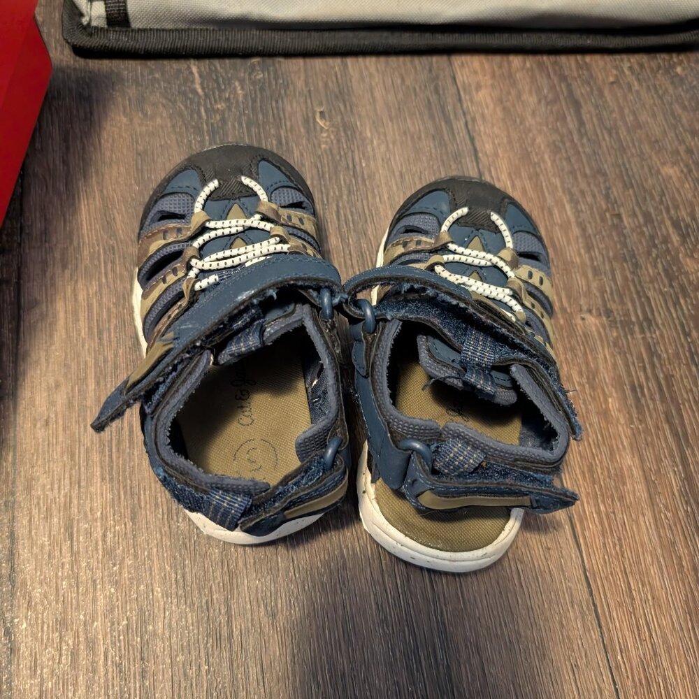 Cat & Jack outdoor toddler shoes